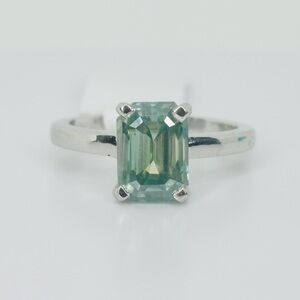 5.51ct MOISSANITE RING SIZE 7